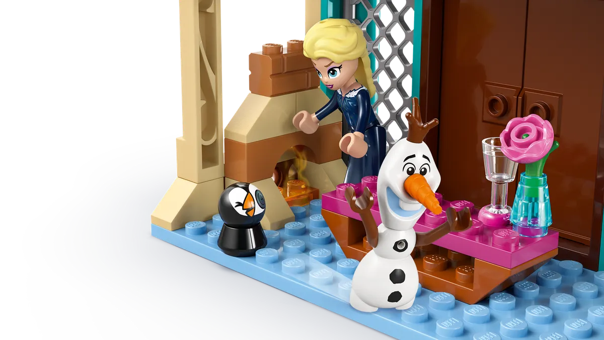 LEGO Arendelle Frozen Castle (43265) - image 2