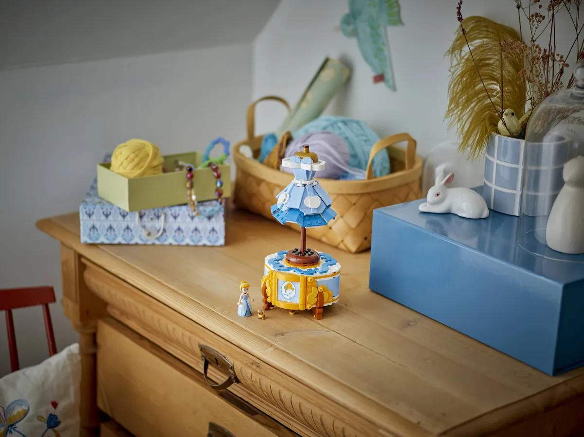 LEGO Cinderella's Dress (43266) - afbeelding 9