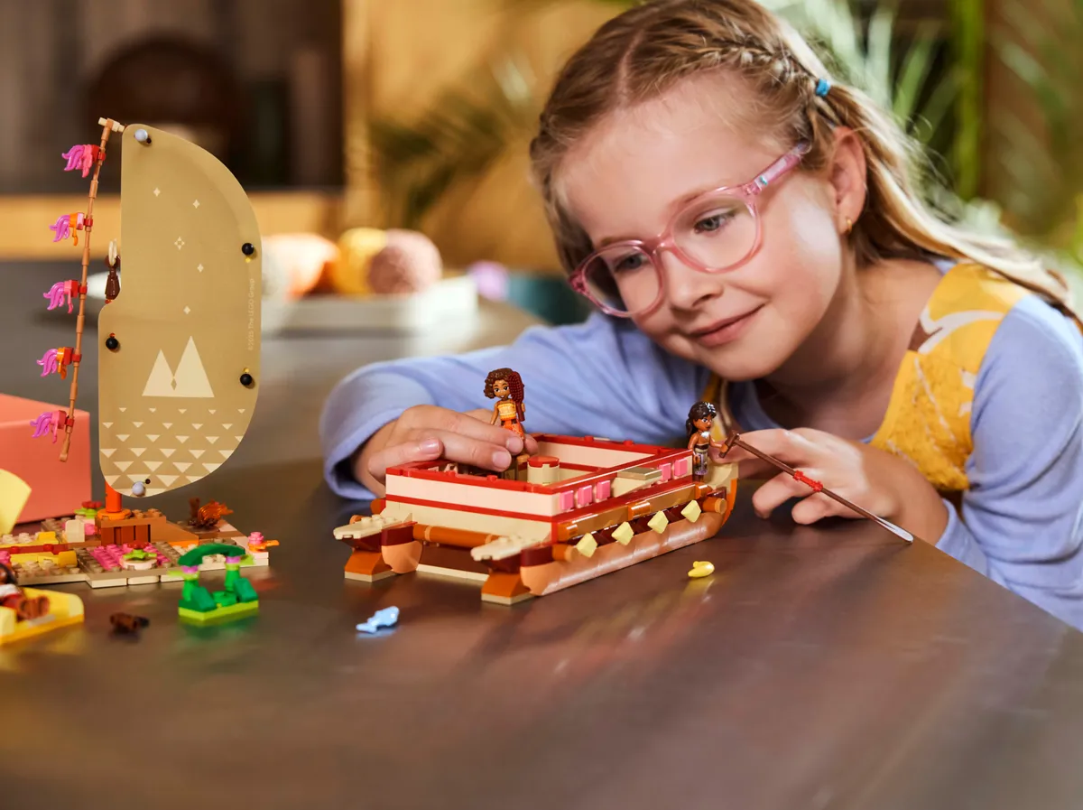 LEGO Moana's Adventure Canoe (43270) - Bild 5