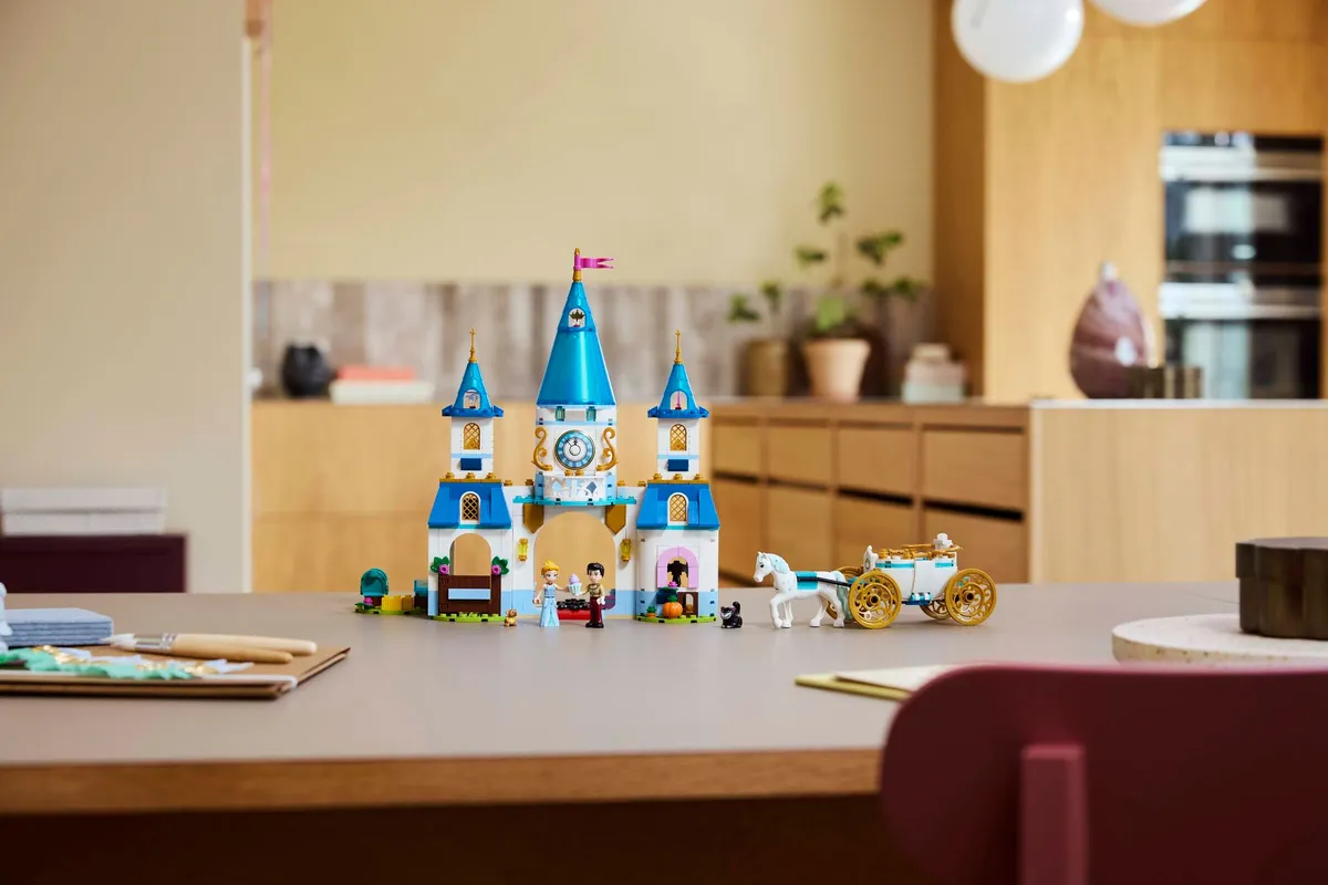 LEGO Cinderella's Castle & Horse Carriage (43275) - Bild 8
