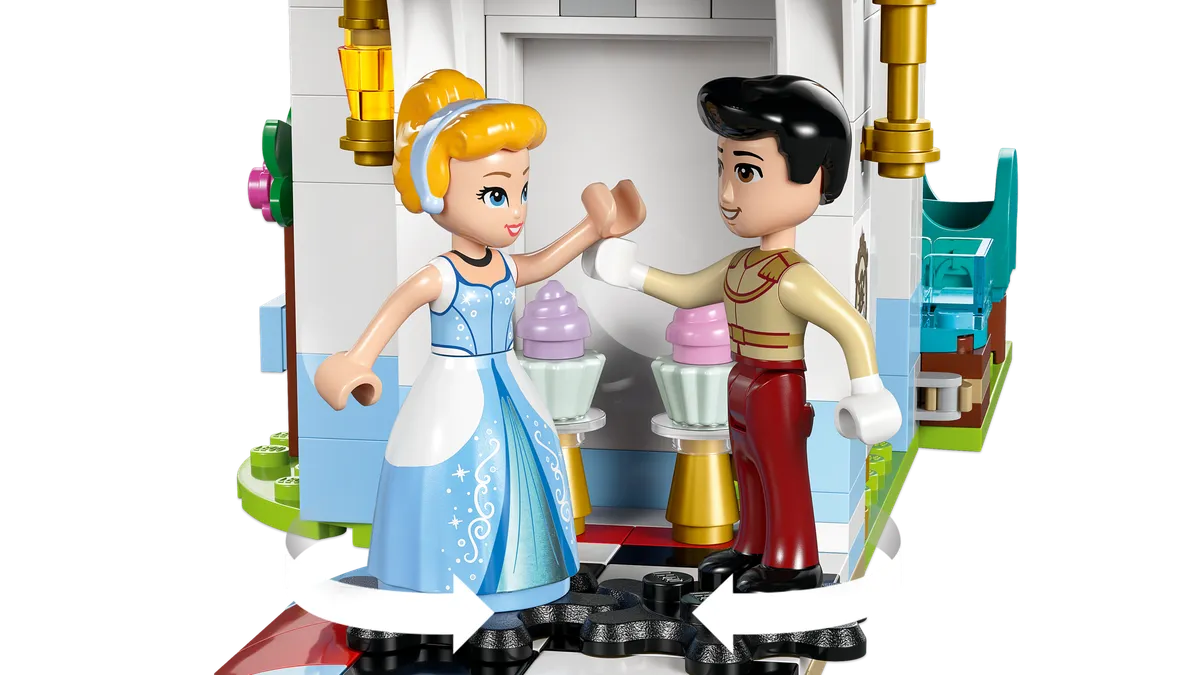 LEGO Cinderella's Castle & Horse Carriage (43275) - Bild 1