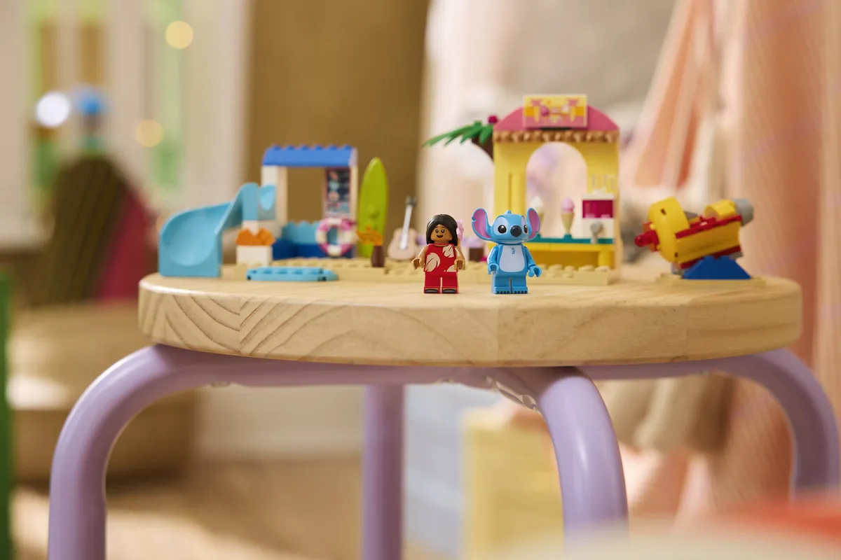 LEGO Beach Fun with Lilo & Stitch (43280) - Bild 9