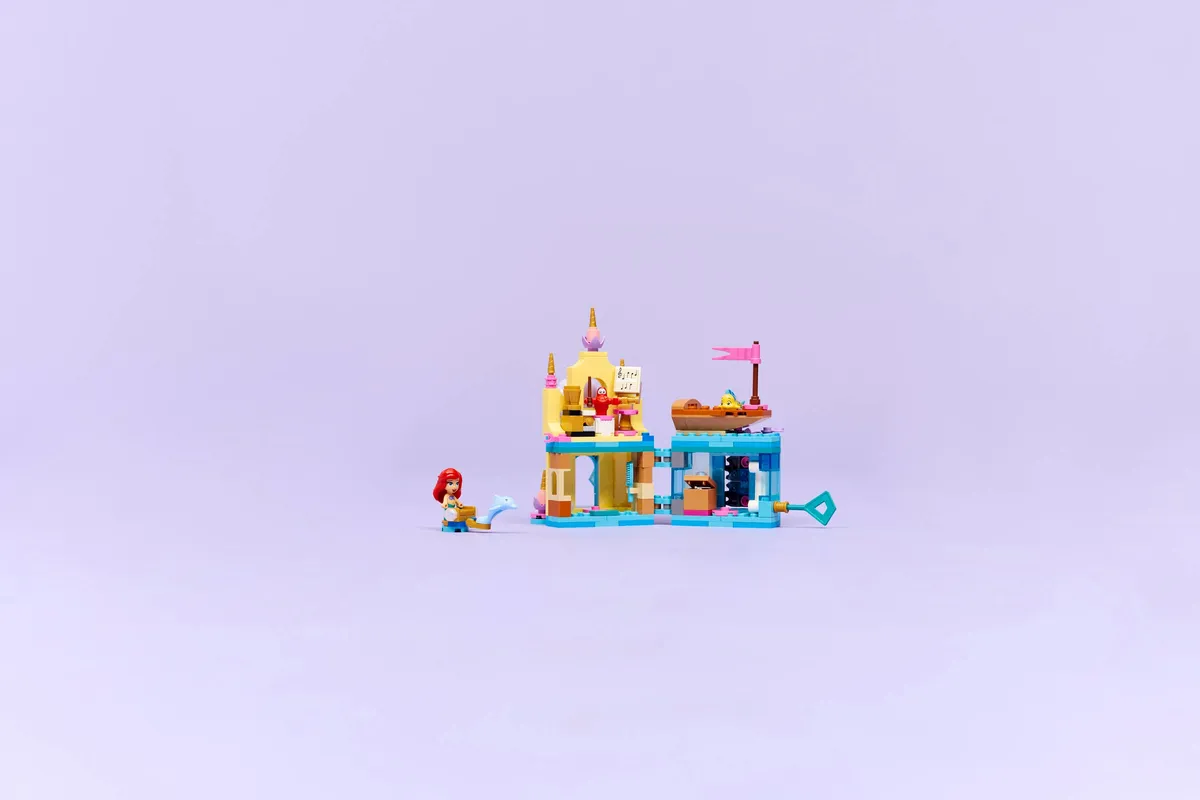 LEGO Ariel's Magical Mini Palace (43285) - image 9