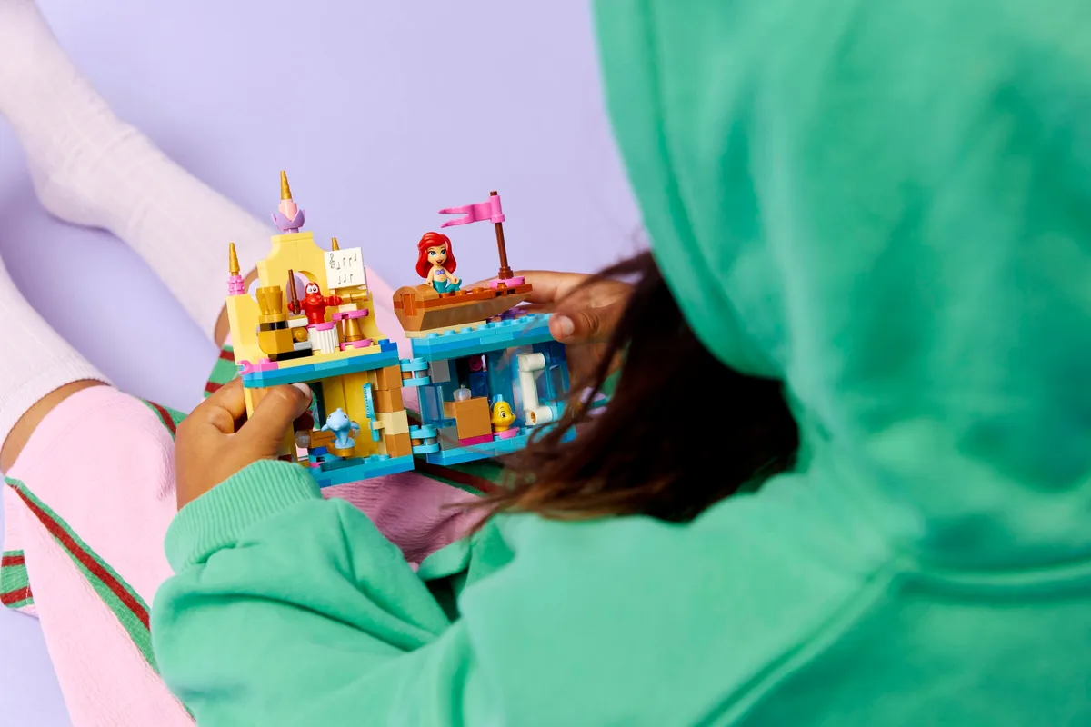 LEGO Ariel's Magical Mini Palace (43285) - image 8