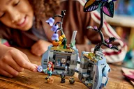 Sally's Flowerpot - Image 7 of 10