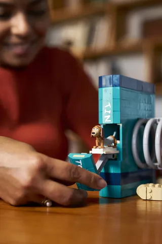 Toy Story Slinky Dog Bookends från LEGO – produktbild 14 av 15