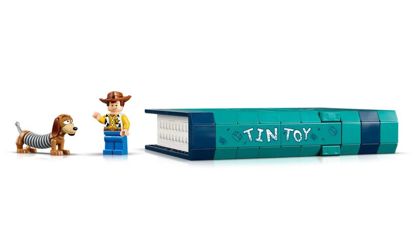 LEGO 43301 Toy Story Slinky Dog Bookends detail image