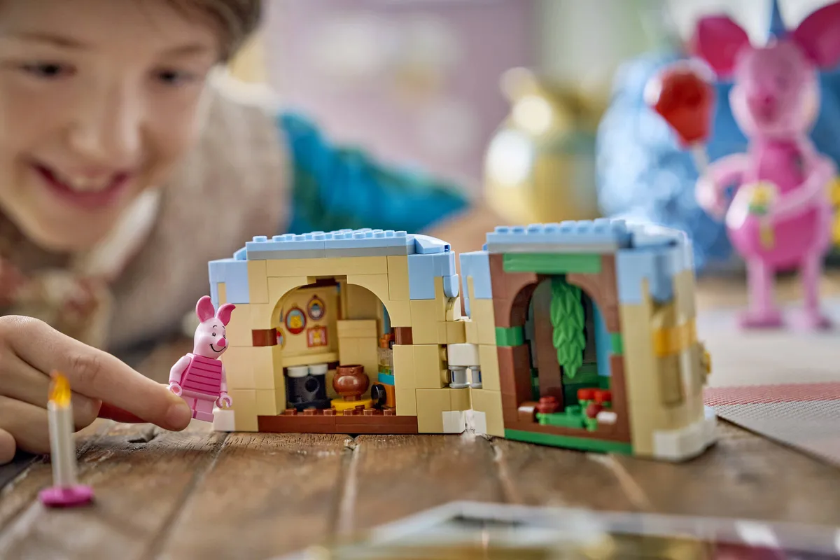 LEGO Piglet's Birthday Fun (43305) - Bild 7