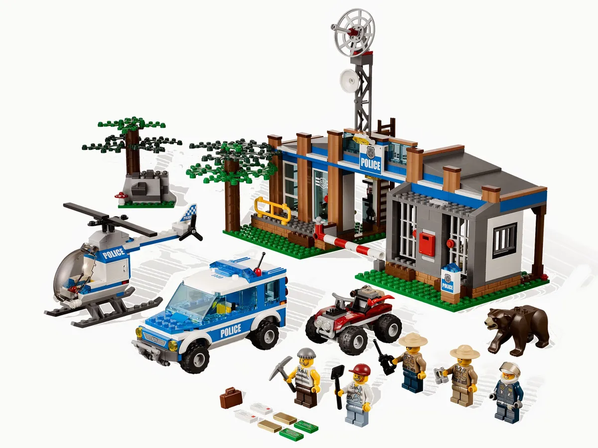 LEGO Forest Police Station (4440)