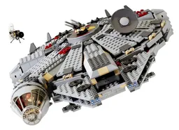 LEGO Millennium Falcon (Blue Box Version) (4504)