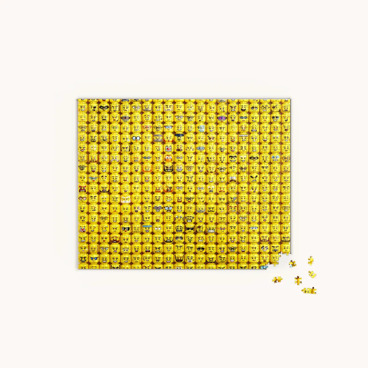 LEGO Minifigure Faces 1,000-Piece Puzzle (5007070) - Bild 1