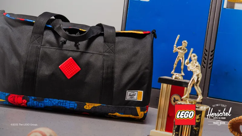 Herschel Heritage™ Duffle – Abstract Bricks von LEGO – Produktfoto 5 von 6