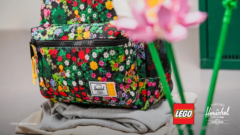Herschel Heritage™ Youth Backpack – Scavenger Hunt Meadow von LEGO – Produktfoto 7 von 10