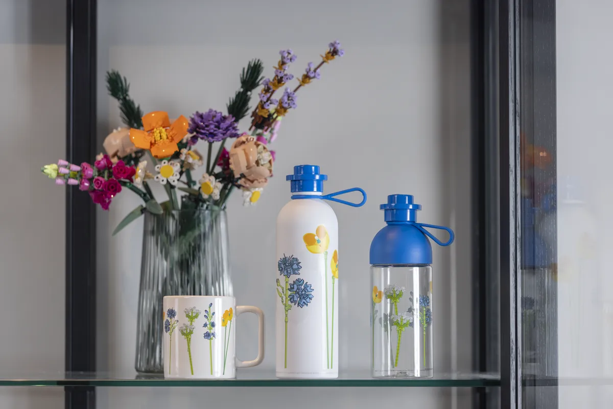 LEGO Hydration Bottle – Wildflowers (5009866) - Bild 1