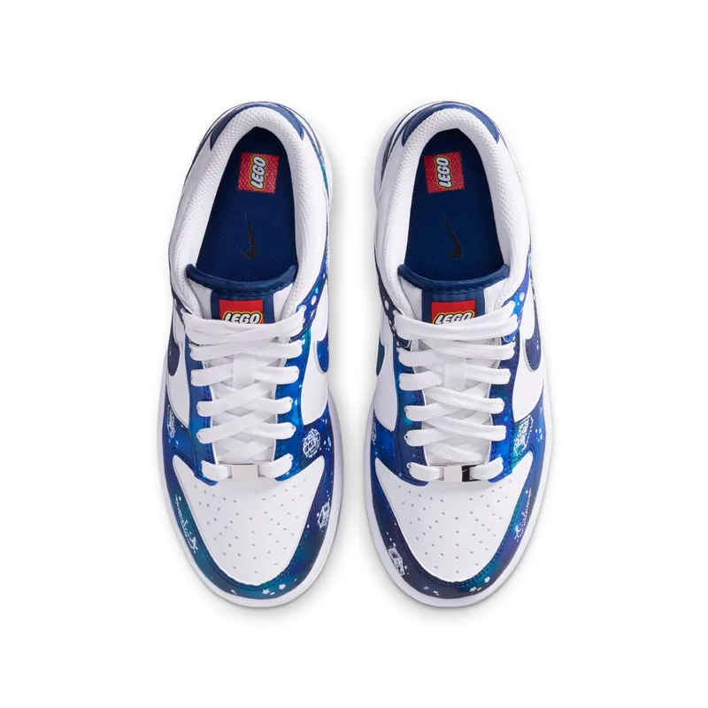 Nike Dunk Low x LEGO® Collection – Big Kids' Shoes von LEGO – Produktfoto 8 von 12