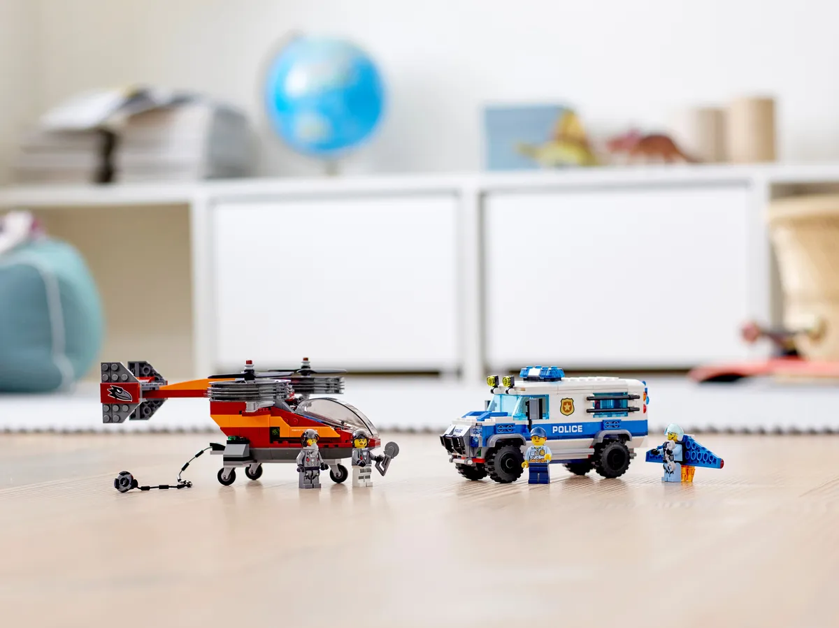 LEGO Sky Police Diamond Heist (60209) - image 11