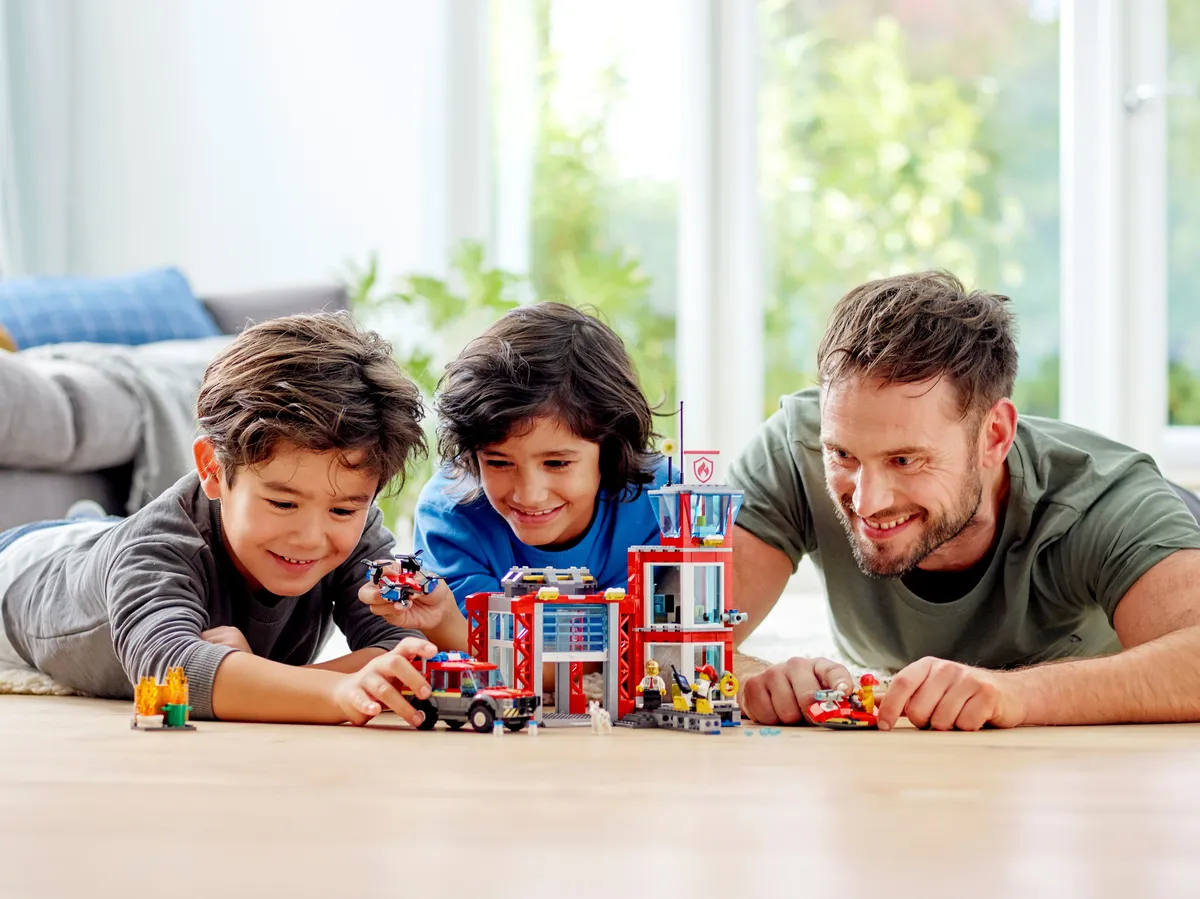 LEGO Fire Station (60215) - image 12
