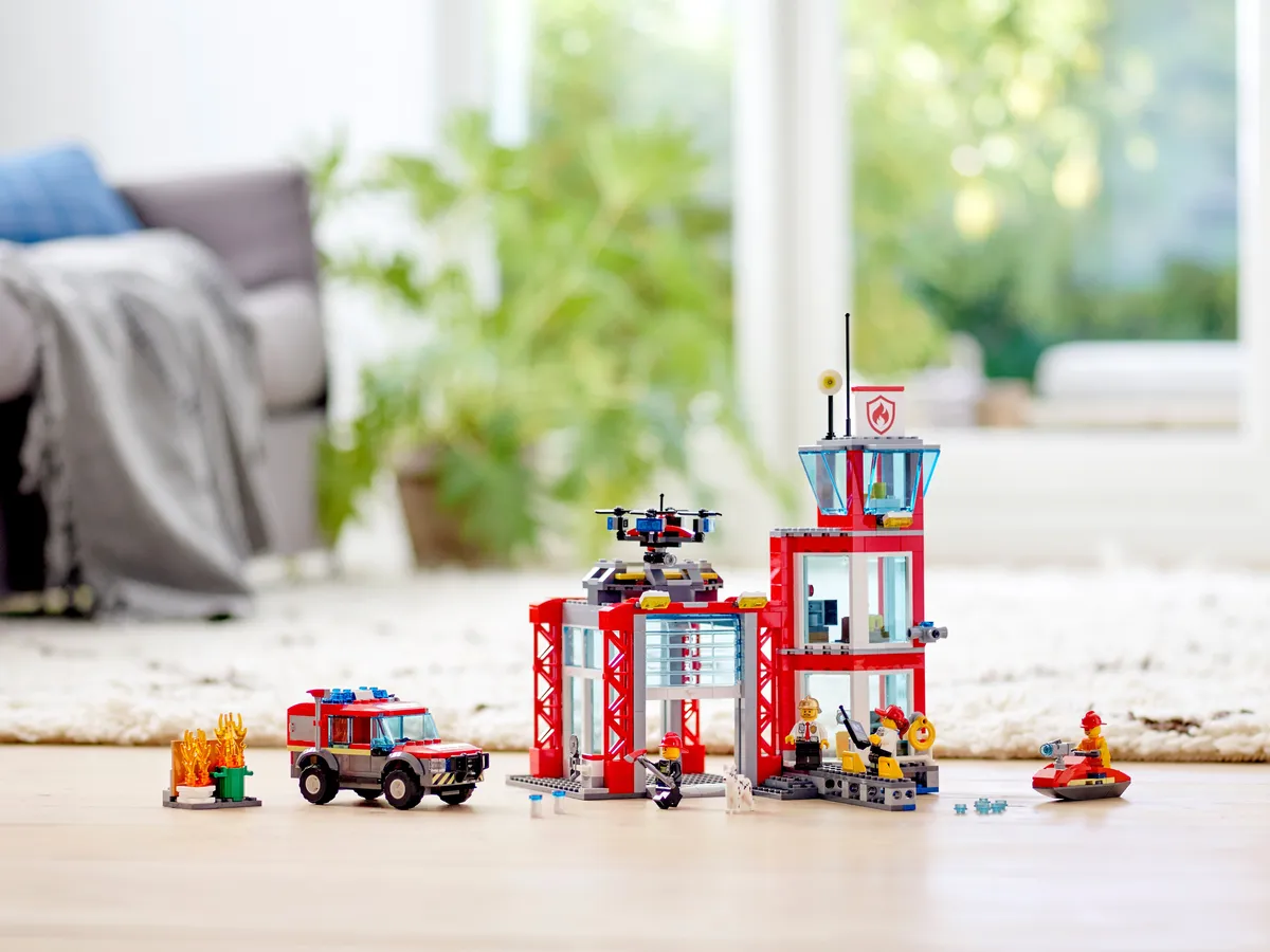 LEGO Fire Station (60215) - image 13