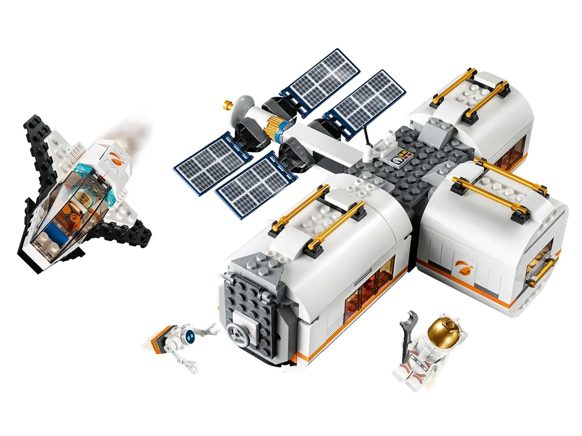 LEGO Lunar Space Station (60227) - image 2