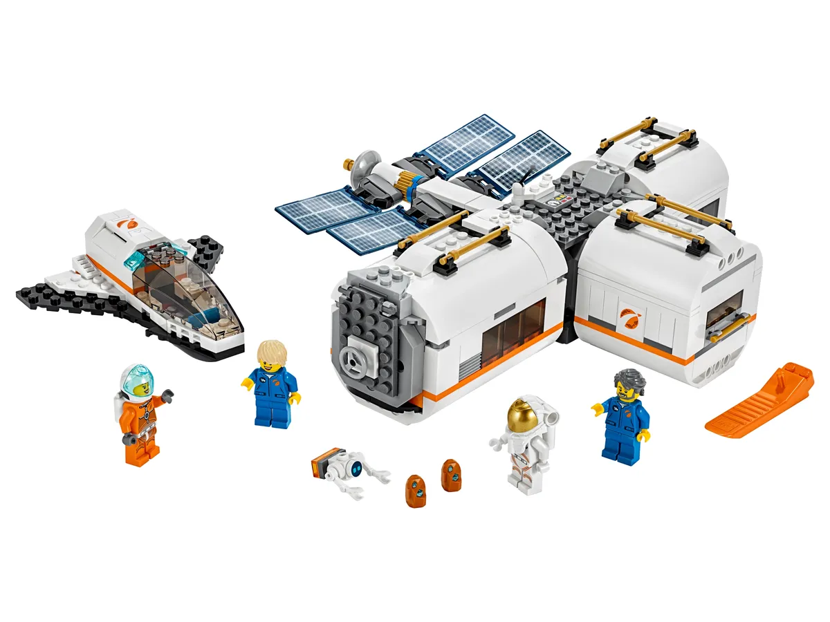 LEGO Lunar Space Station (60227)