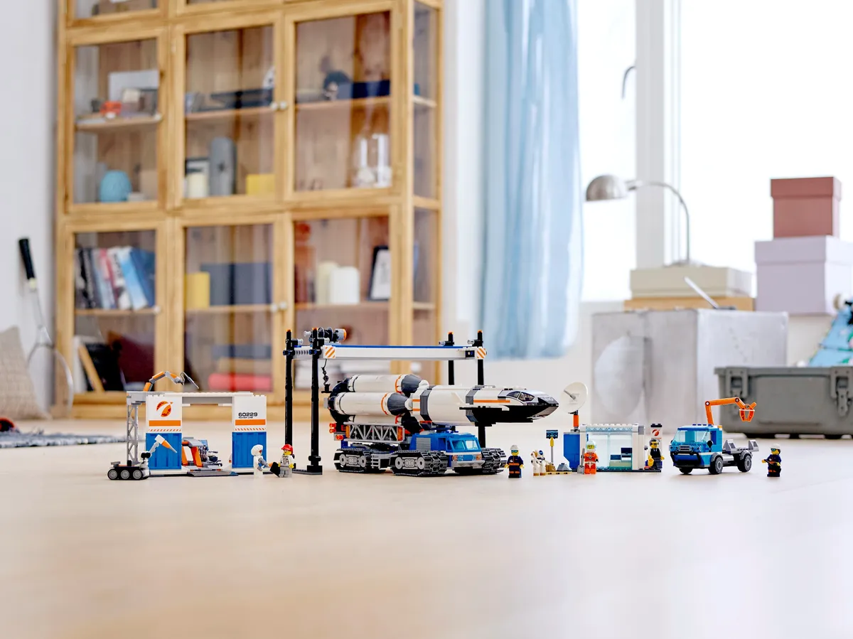 LEGO Rocket Assembly & Transport (60229) - Bild 15