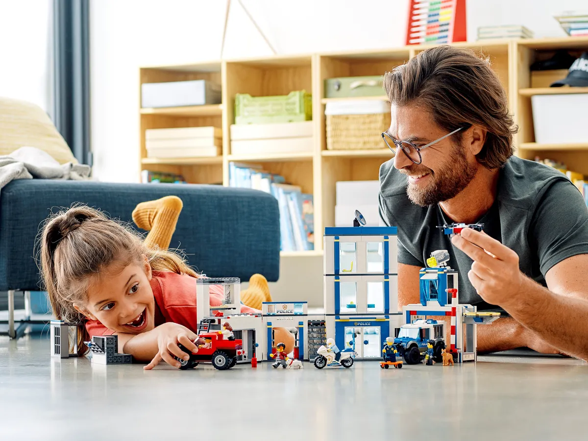 LEGO Police Station (60246) - Bild 9