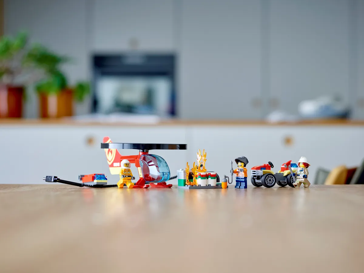 LEGO Fire Helicopter Response (60248) - image 8