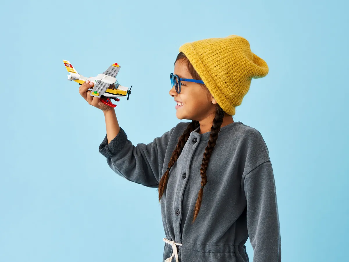 LEGO Mail Plane (60250) - image 5