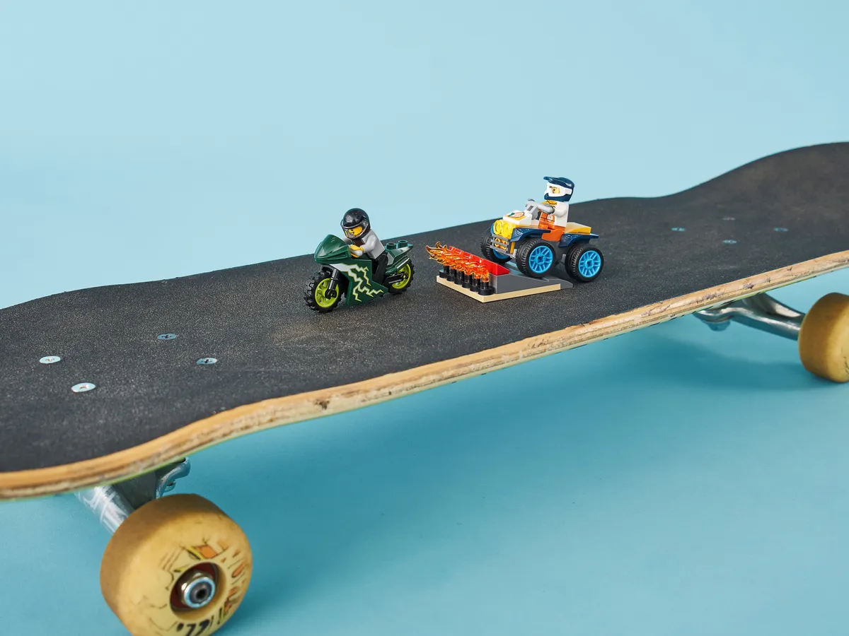 LEGO Stunt Team (60255) - image 7