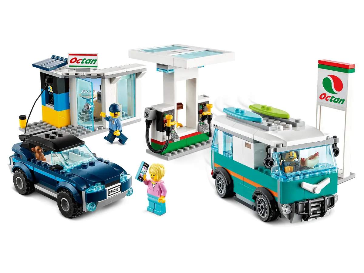 LEGO Service Station (60257) - image 3