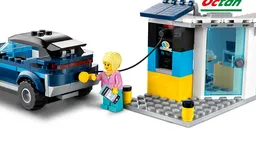 LEGO Service Station (60257) - image 6