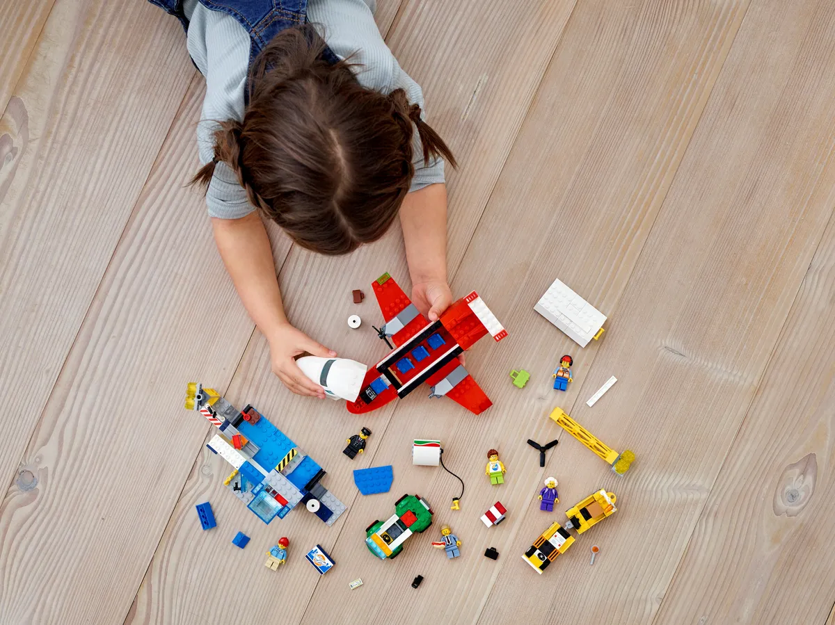 LEGO Central Airport (60261) - image 7