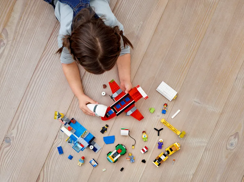 Central Airport by LEGO – product photo 8 of 11