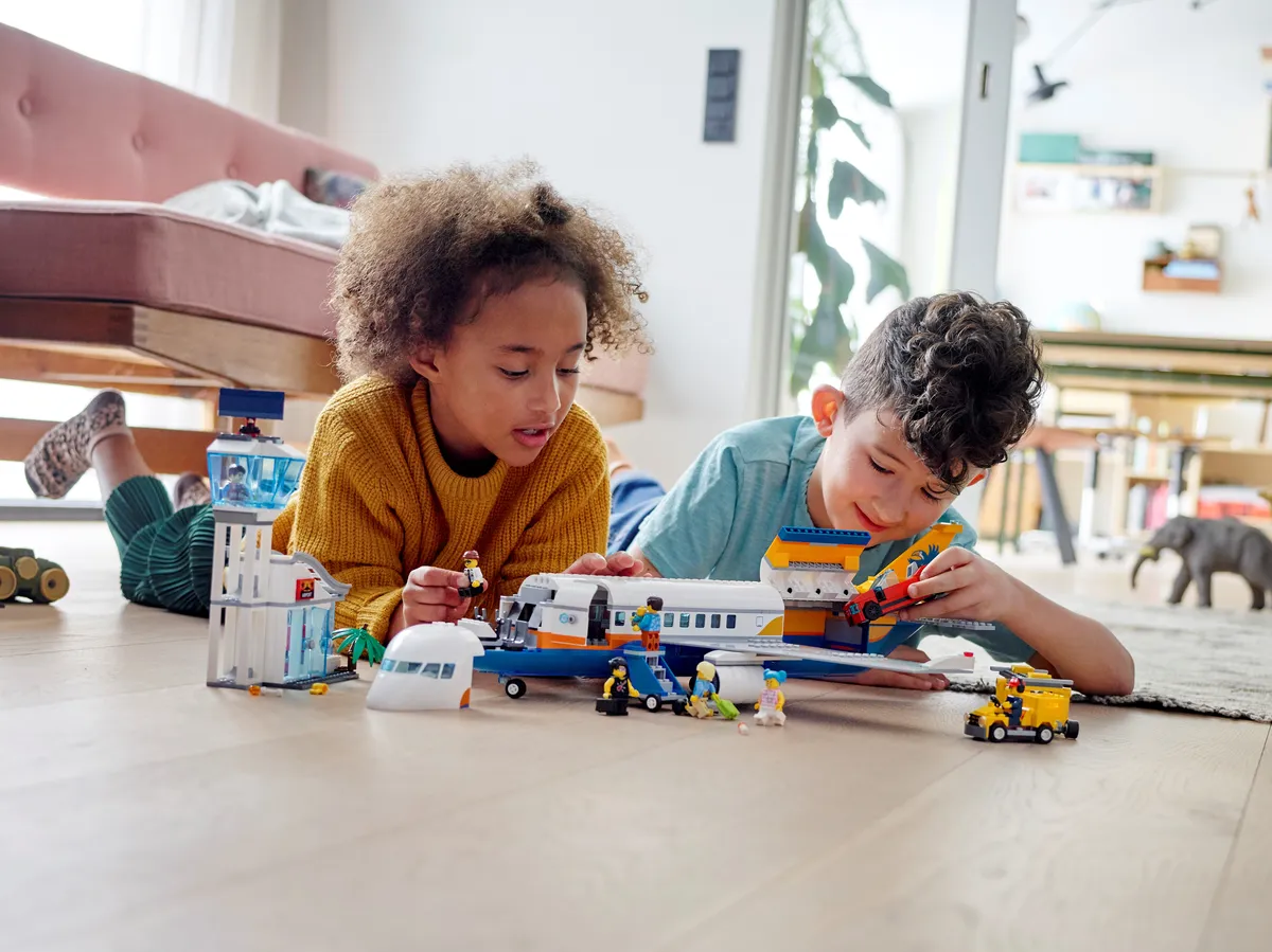 LEGO Passenger Airplane (60262) - image 12