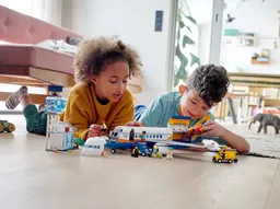 LEGO Passenger Airplane (60262) - afbeelding 12