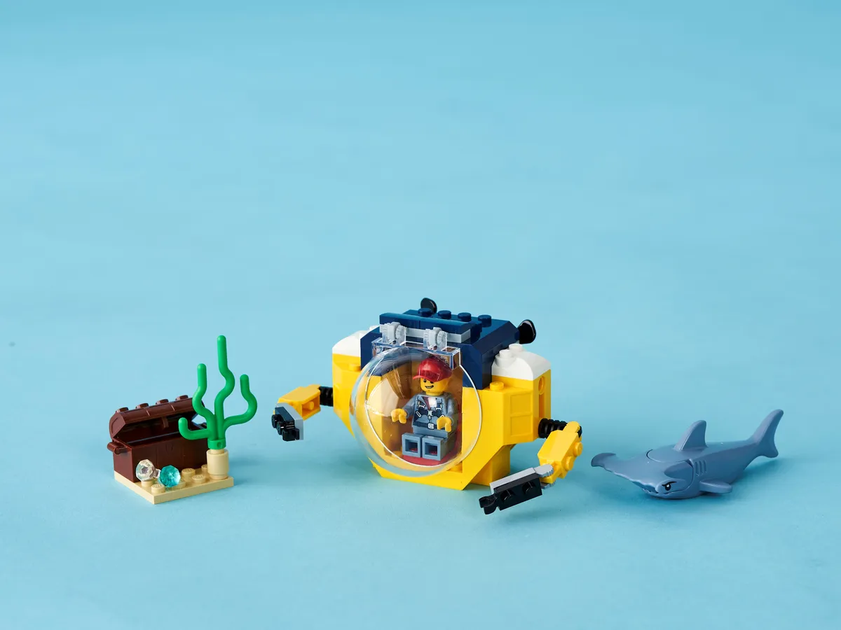 LEGO Ocean Mini-Submarine (60263) - image 9