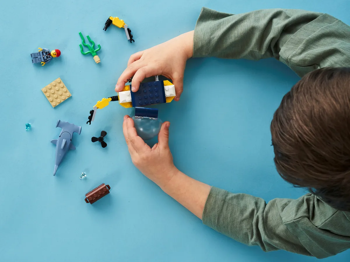 LEGO Ocean Mini-Submarine (60263) - image 7