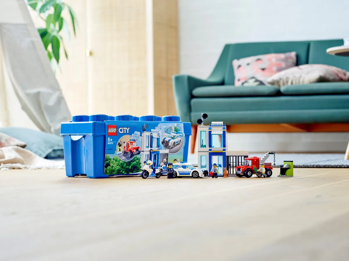 LEGO Police Brick Box (60270) - image 6