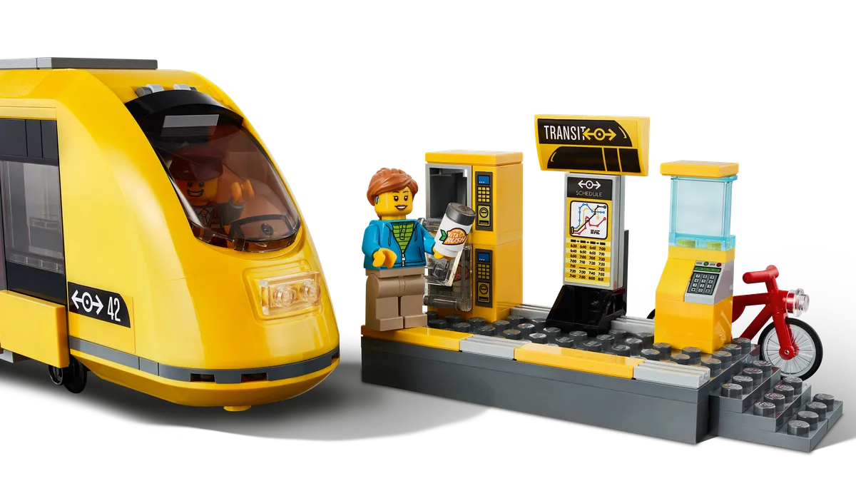 LEGO Main Square (60271) - image 6
