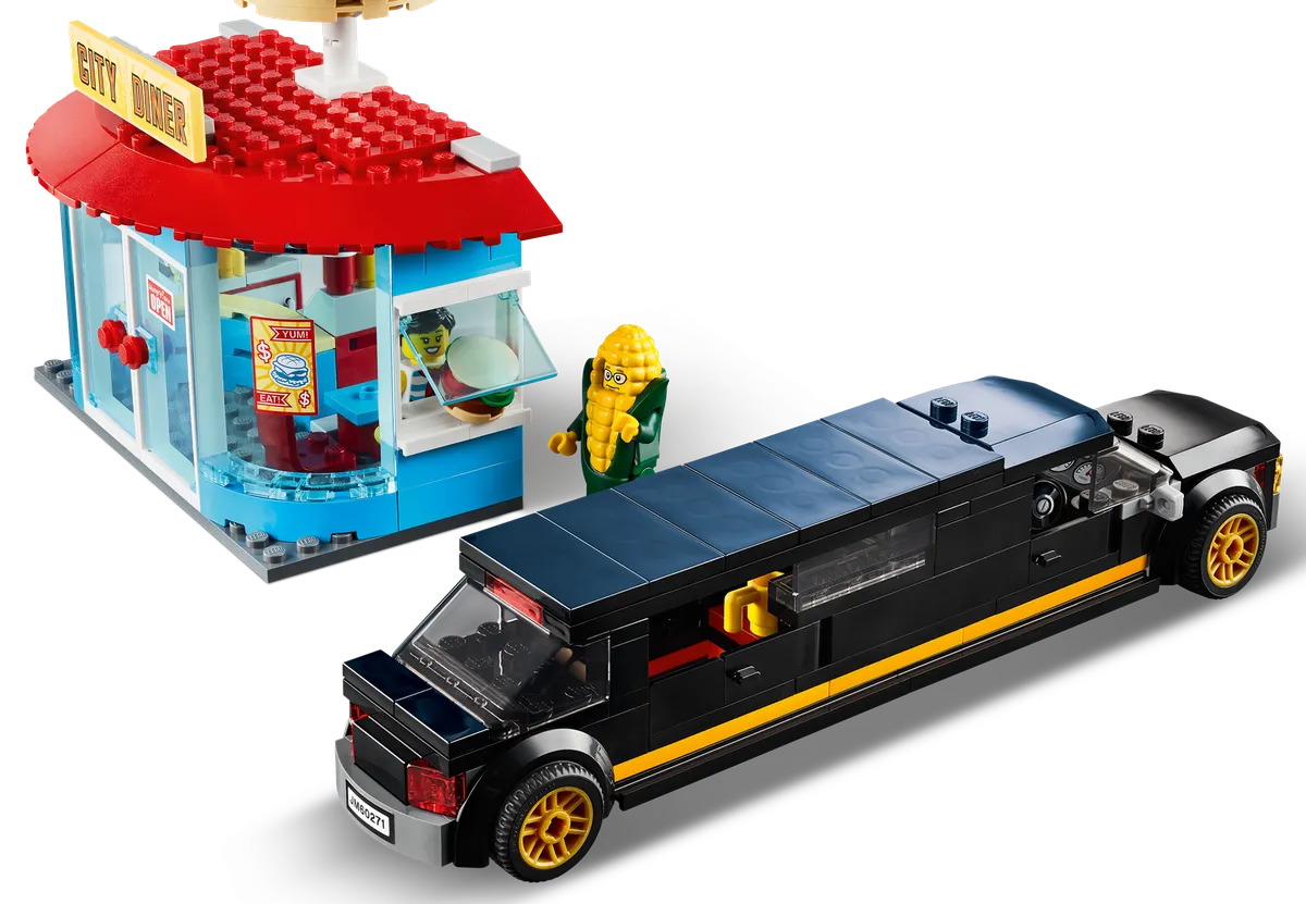 LEGO Main Square (60271) - image 9