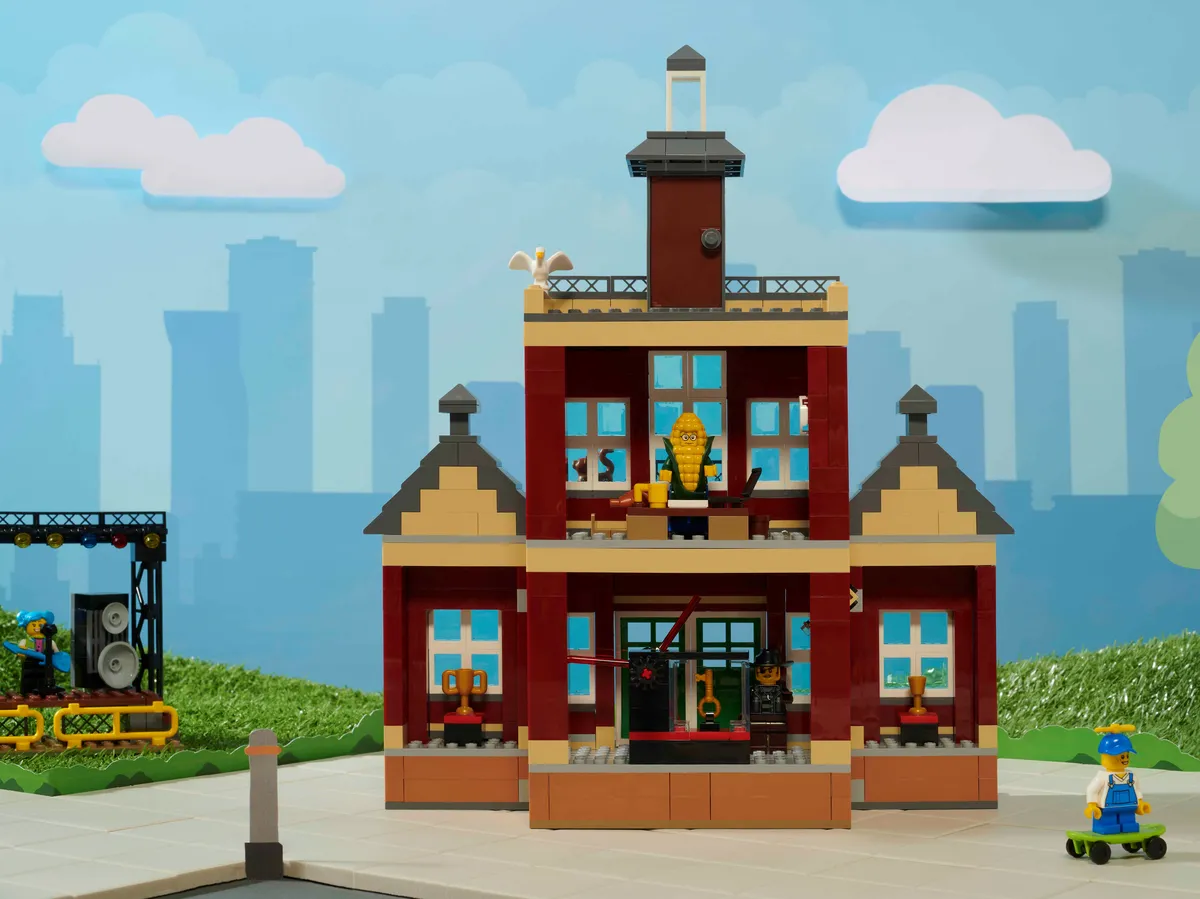 LEGO Main Square (60271) - image 24