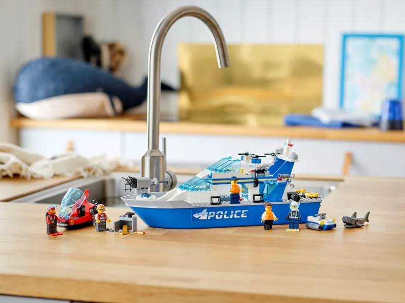 Police Patrol Boat by LEGO – product photo 13 of 14