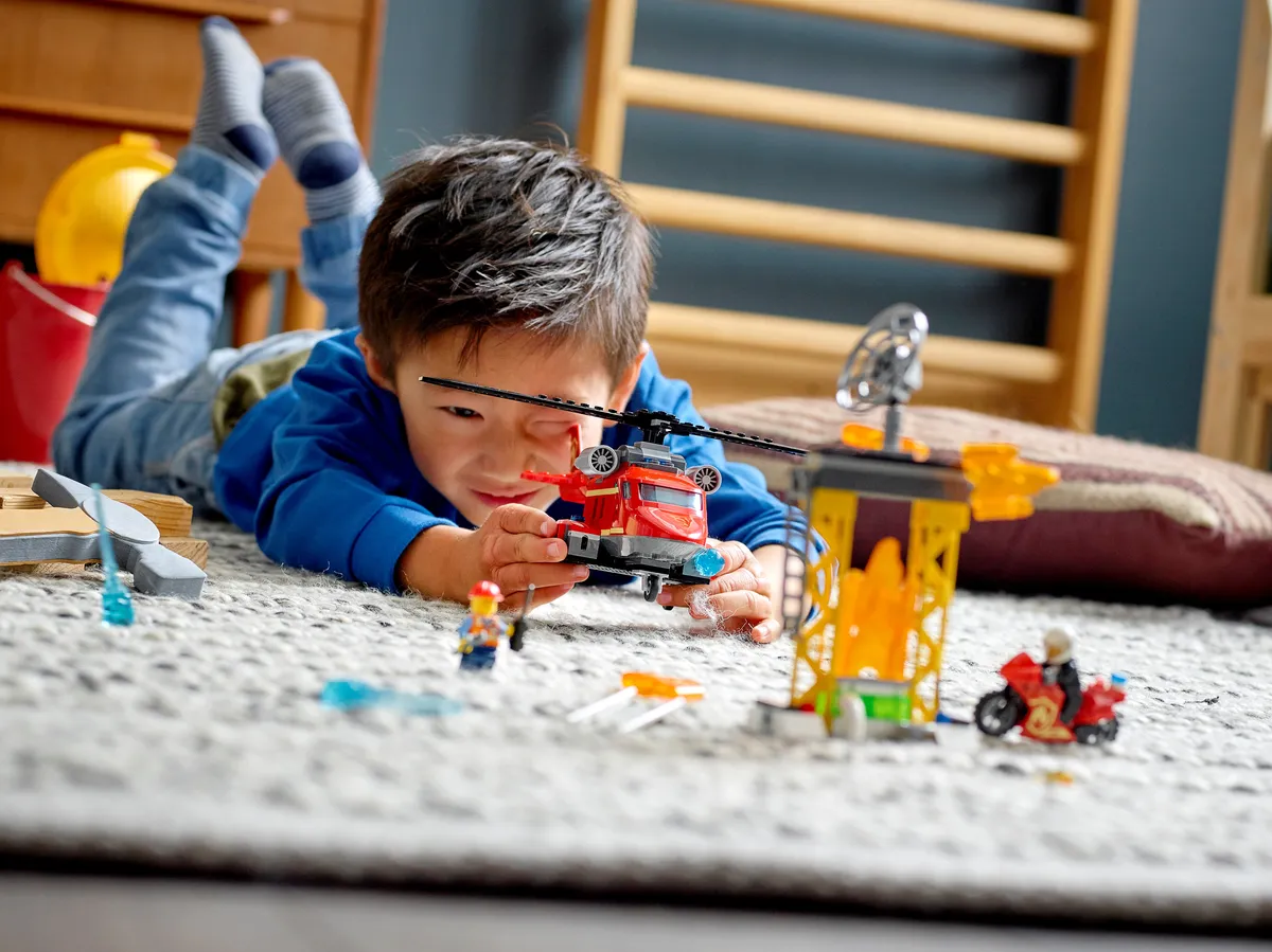 LEGO Fire Rescue Helicopter (60281) - image 10
