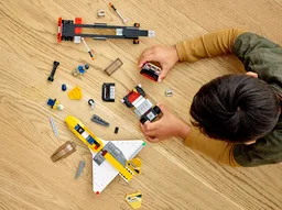 LEGO Airshow Jet Transporter (60289) - afbeelding 8