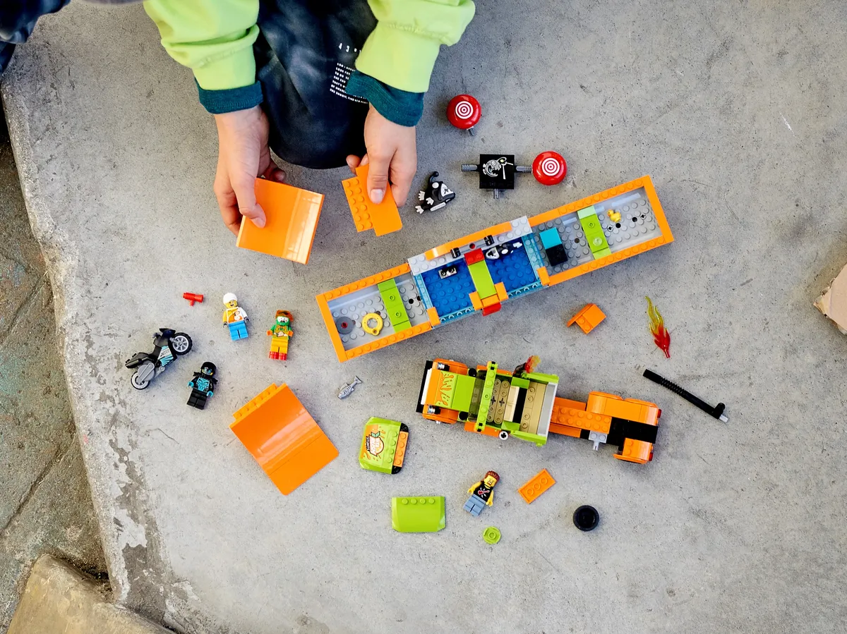 LEGO Stunt Show Truck (60294) - Bild 9