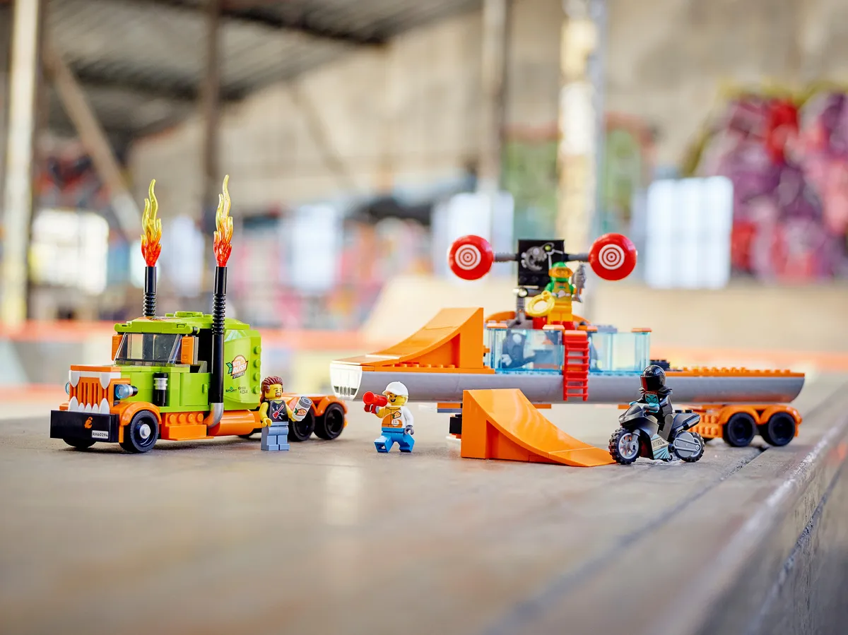 LEGO Stunt Show Truck (60294) - Bild 13