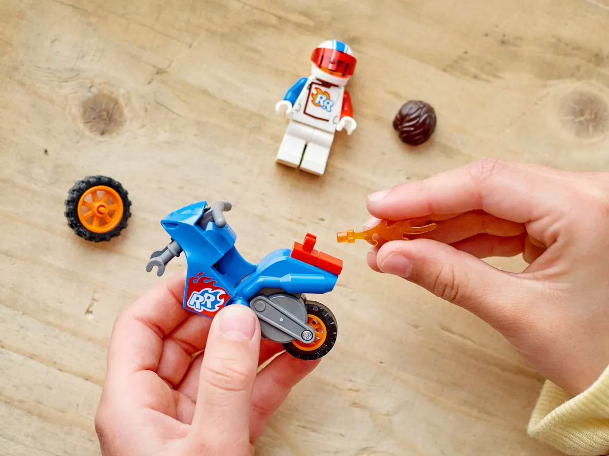 LEGO Rocket Stunt Bike (60298) - image 7