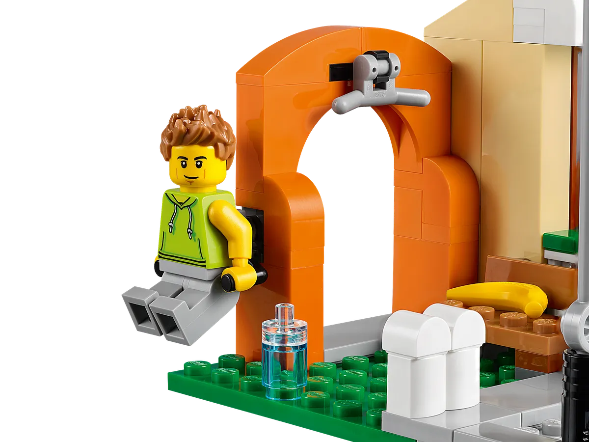 LEGO Shopping Street (60306) - image 3