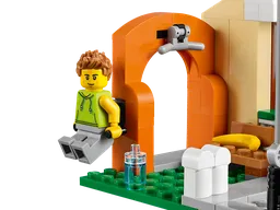 LEGO Shopping Street (60306) - image 6