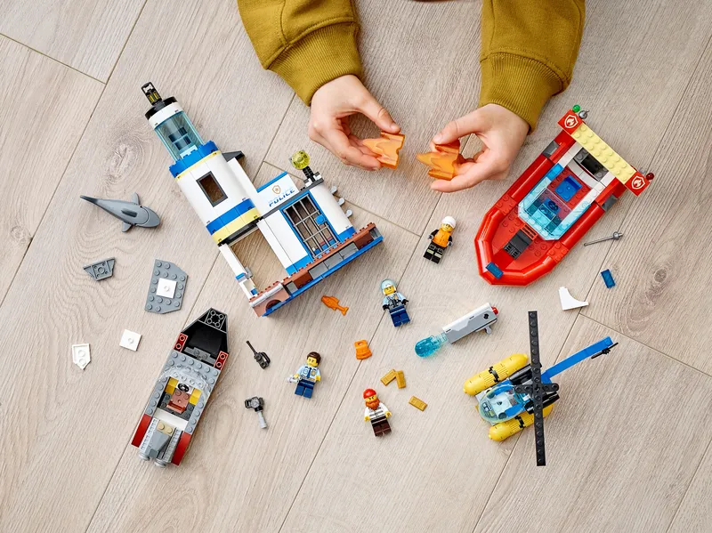 Seaside Police and Fire Mission van LEGO – productfoto 9 van 11
